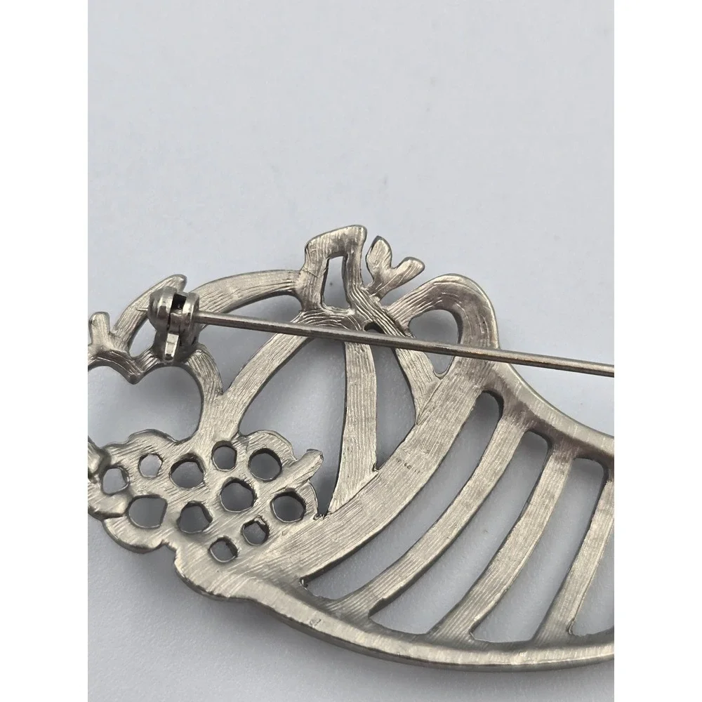 Vintage Silver Tone Cornucopia Horn‎ of Plenty Harvest Brooch Pin Thanksgiving